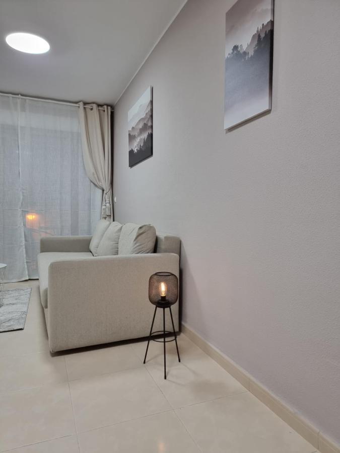 Luxury Evita Apartments In Торрев'єха Екстер'єр фото
