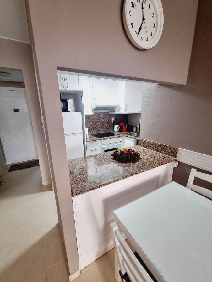 Luxury Evita Apartments In Торрев'єха Екстер'єр фото